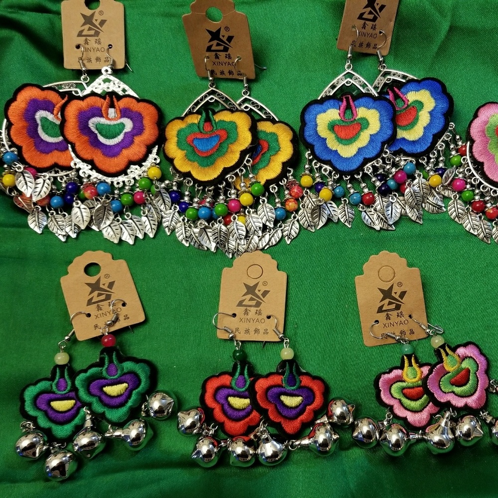Floral earings with beads
